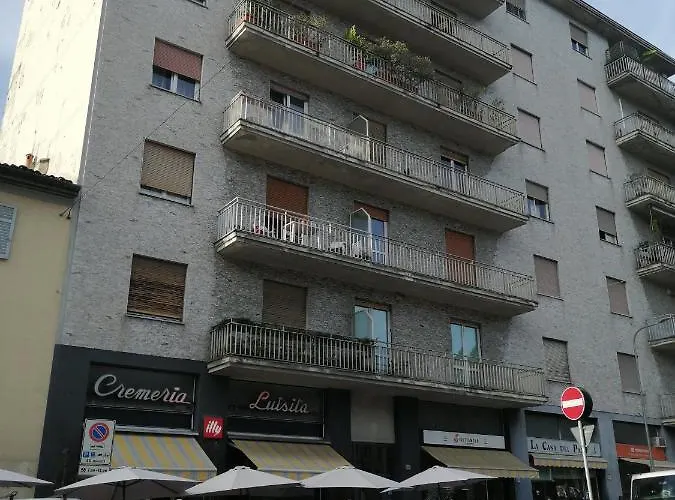 Casa Di Enri كومو